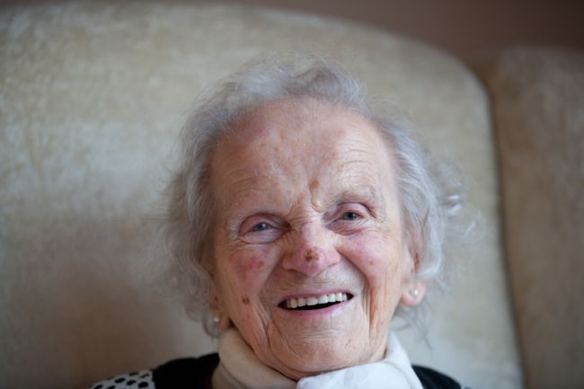 Erna, 107, eine wunderbare Protagonistin aus meinem Kinodokumentarfilm Ü100, hat Abschied genommen